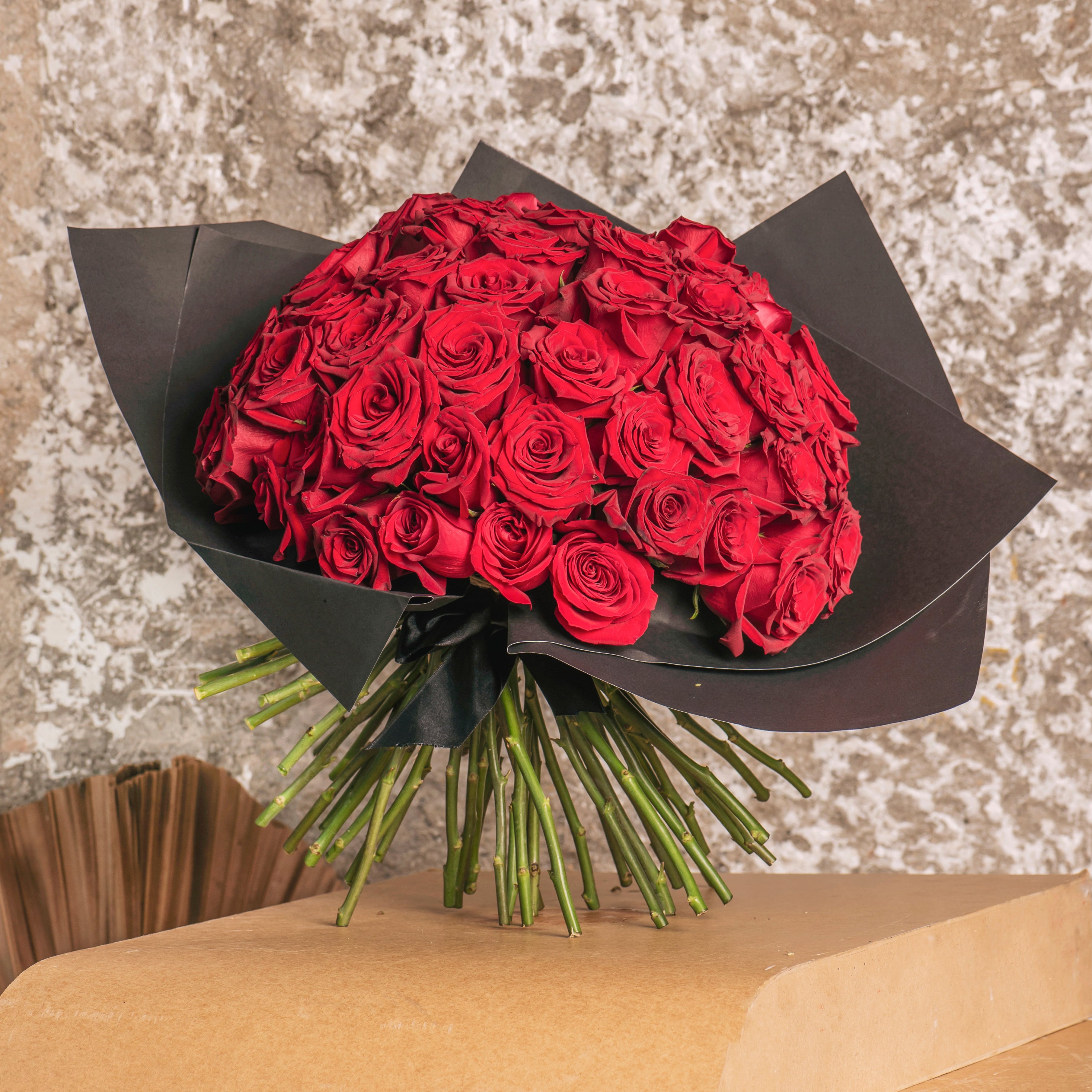 Vermelho Premium - Buquê de 50 rosas colombianas